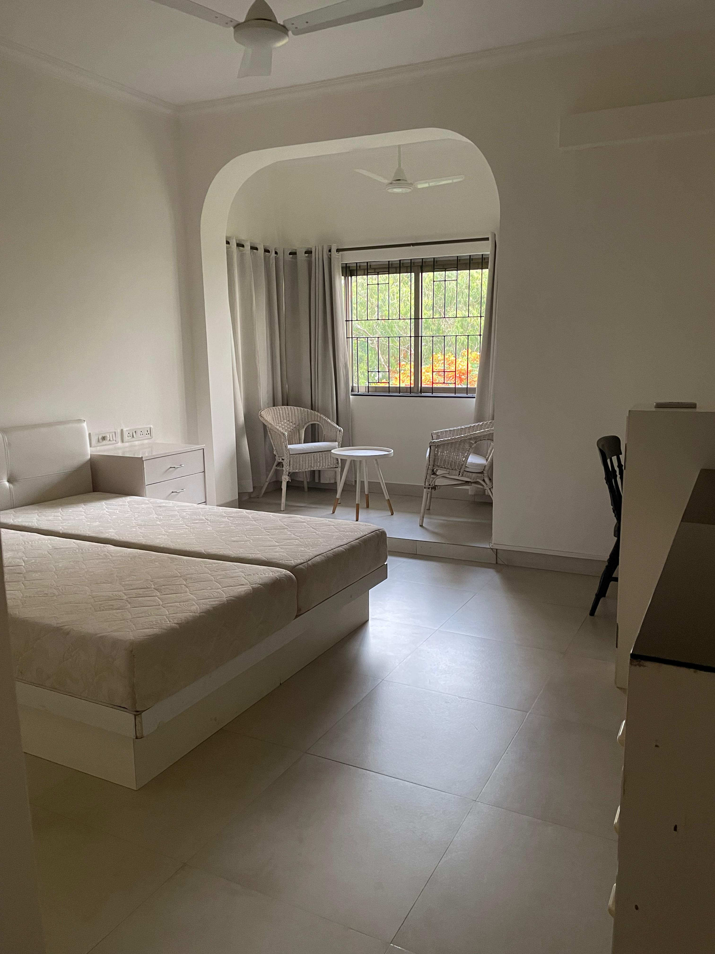 2.5 BHK 1020 Sq.Ft. Apartment in Silver Palace Pali Hill