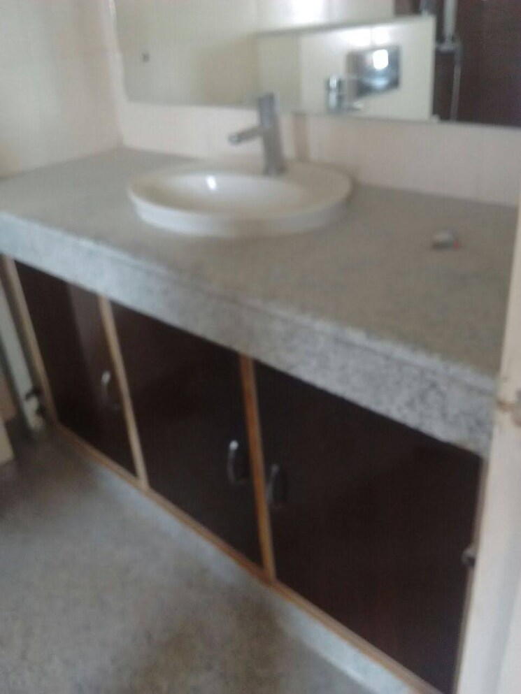 Bathroom, raheja-vedaanta 3 Bedroom 1833 Sq.Ft. Apartment In Sector 108 Gurgaon 8789999