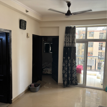 Living Room in 2.5 BHK Apartment at Amrapali Princely Estate, Sector 76 – for Rent