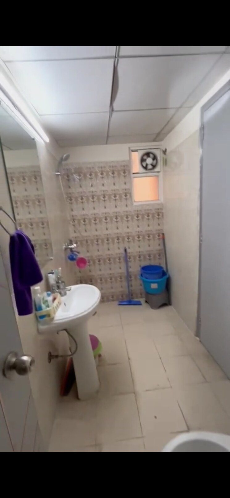 Bathroom, gaur-city-2-14th-avenue 3 Bedroom 1180 Sq.Ft. Apartment In Sector 16c Greater Noida Greater Noida 8790026