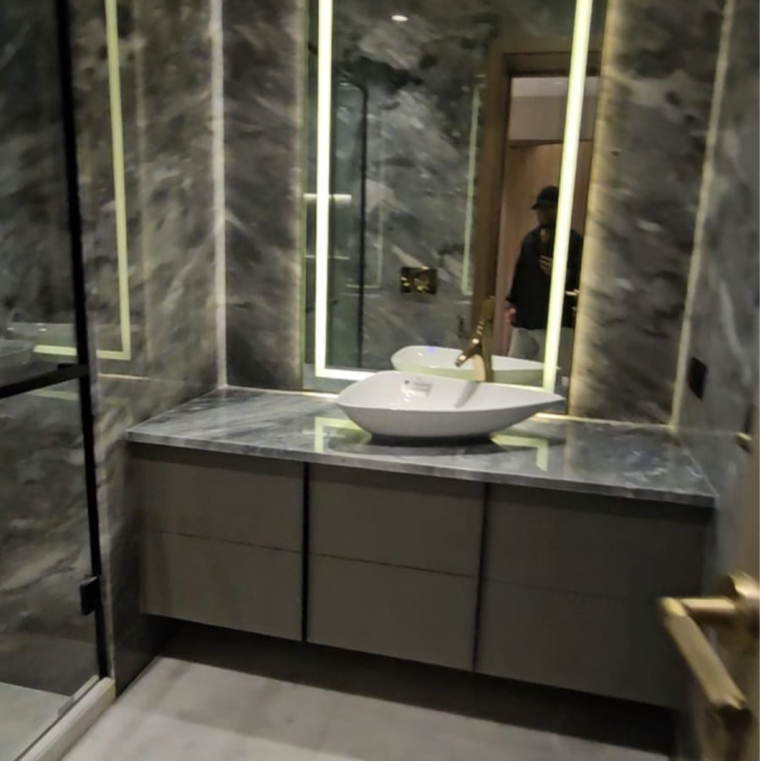 Bathroom, new rajinder nagar 4 Bedroom 200 Sq.Yd. Builder Floor In New Rajinder Nagar Delhi 8790056