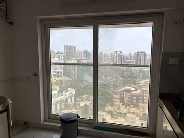 Room in 3 BHK Apartment at Andheri West – for Rent
