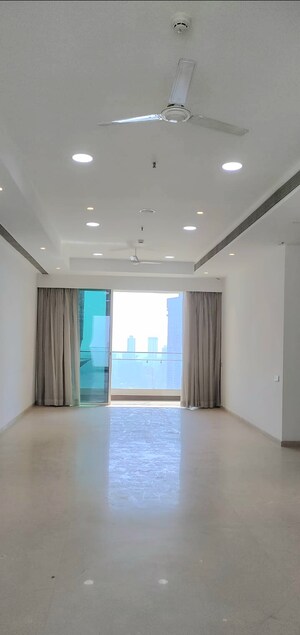 Room in 3 BHK Apartment at K Raheja Vivarea, Mahalaxmi – for Sale