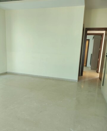 Room in 3 BHK Apartment at K Raheja Vivarea, Mahalaxmi – for Sale
