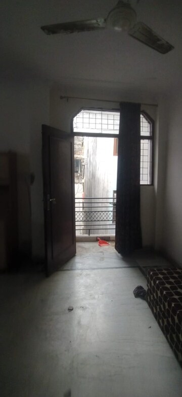 Room in 1 BHK Builder Floor at Chattarpur – for Rent