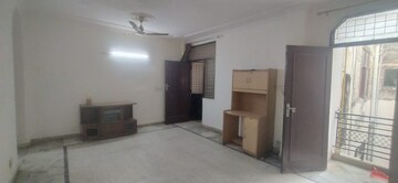Room in 1 BHK Builder Floor at Chattarpur – for Rent