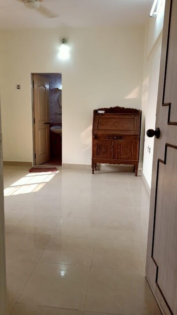 Room in 2 BHK Apartment at Riddhi Garden, Malad East – for Rent