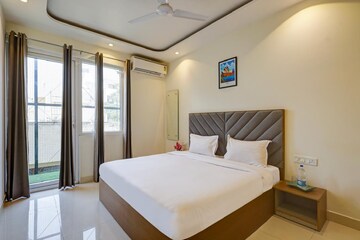 Bedroom in 1 BHK Apartment at Sagavi Apartment, Sector 55 – for Rent