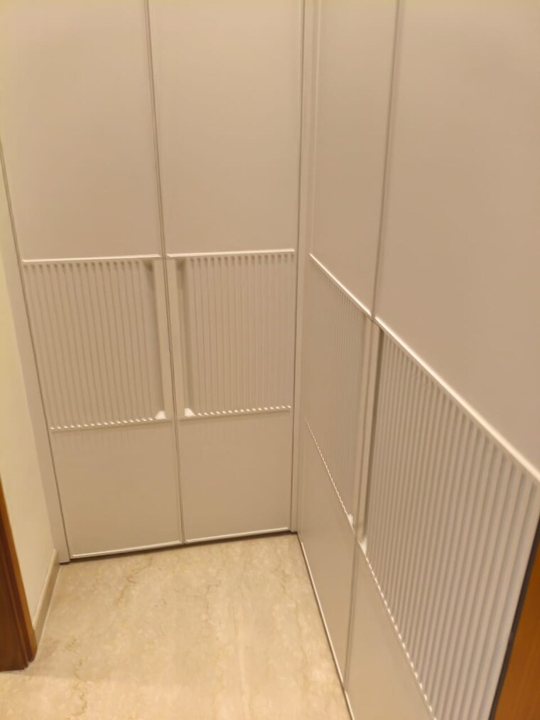 Bathroom, central-park-bignonia-towers 3 Bedroom 3805 Sq.Ft. Apartment In Sohna Sector 32 Gurgaon 8790218