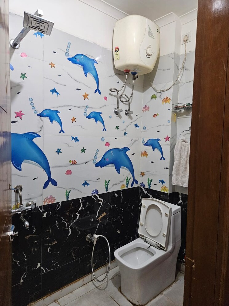 Attached Bathroom, onyx-plaza 3 Bedroom 1550 Sq.Ft. Builder Floor In Vasundhara Sector 3 Ghaziabad 8790188