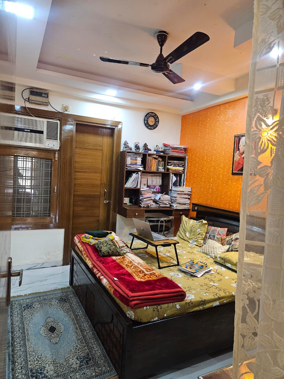 3 BHK + Extra Room 1550 Sq.Ft. Builder Floor in Onyx Plaza