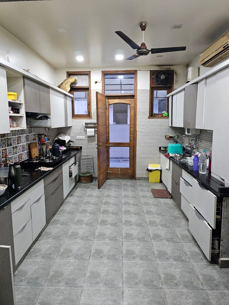 Kitchen, rohini sector 9 3 Bedroom 1250 Sq.Ft. Apartment In Rohini Sector 9 Delhi 8790260