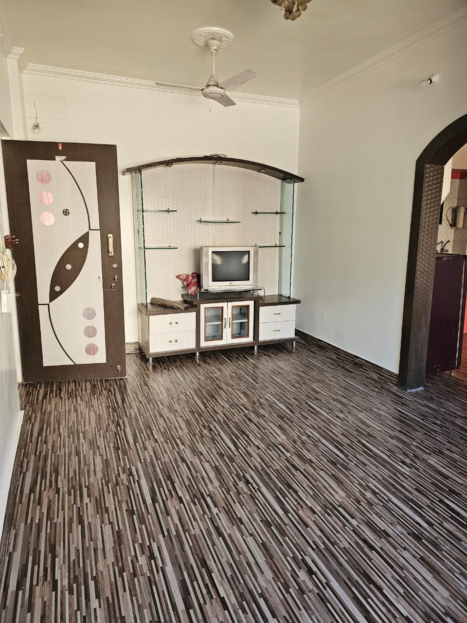 2 BHK + Extra Room Apartment For Rent in Windsor Estate