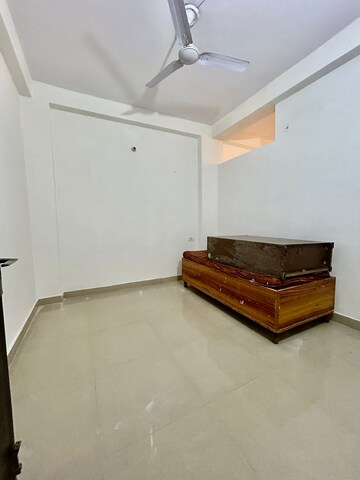 Furnished Amenities in 1 BHK Builder Floor at Saket – for Rent