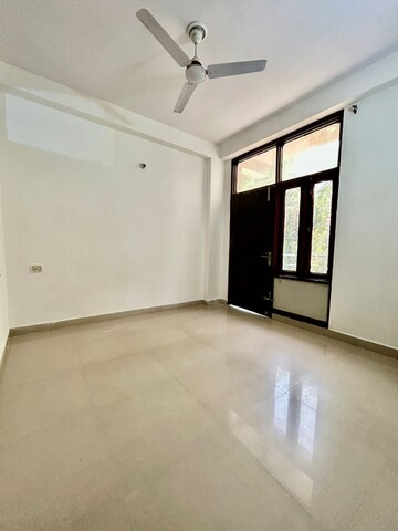 Room in 1 BHK Builder Floor at Saket – for Rent