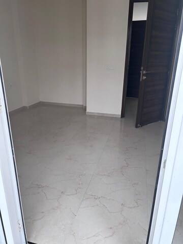 Room in 2 BHK Apartment at Smart World Gems, Sector 89 – for Rent