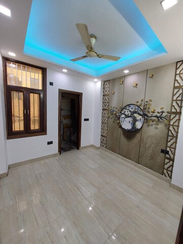 Room in 2 BHK Builder Floor at Vasundhara Sector 1 – for Rent