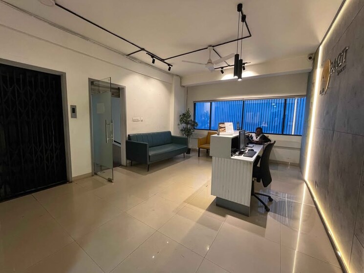 Team Area, vijay nagar Commercial Office Space 3300 Sq.Ft. In Vijay Nagar Indore 8790377