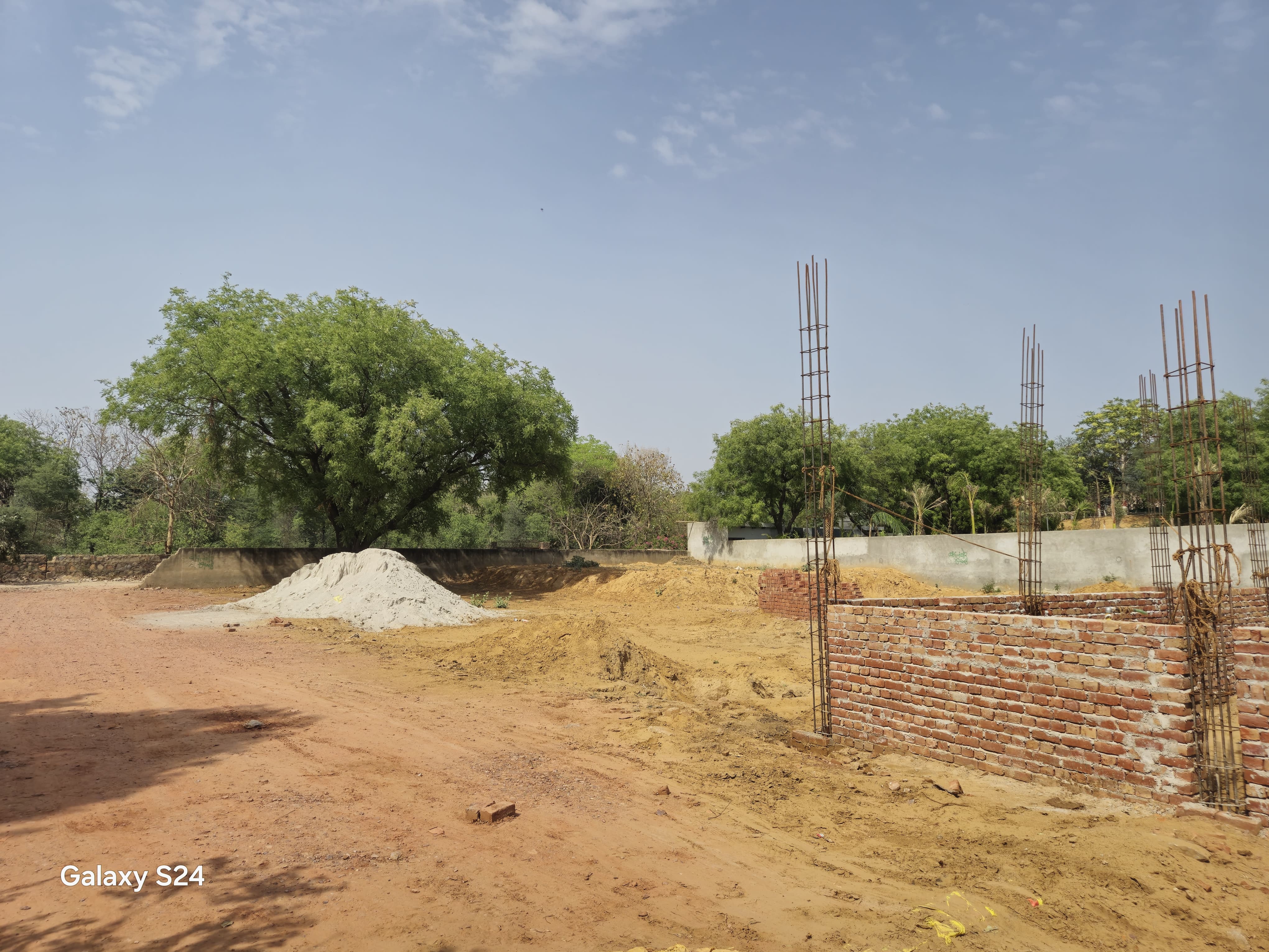 Plot For Sale in Kadarpur