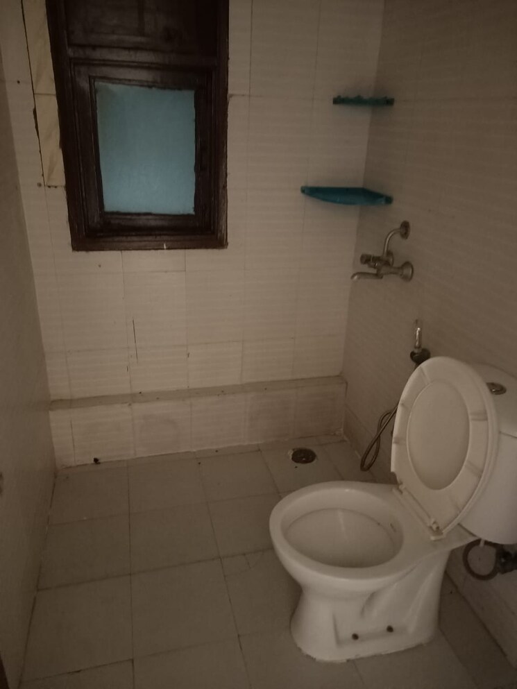 Bathroom, rps-savana 3 Bedroom 1249 Sq.Ft. Apartment In Sector 88 Faridabad 8790564