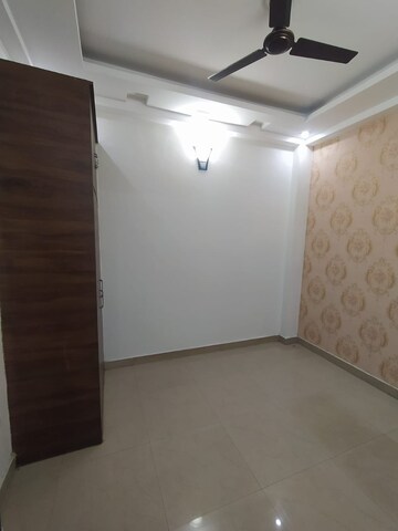 Room in 2 BHK Builder Floor at Vasundhara Sector 1 – for Rent