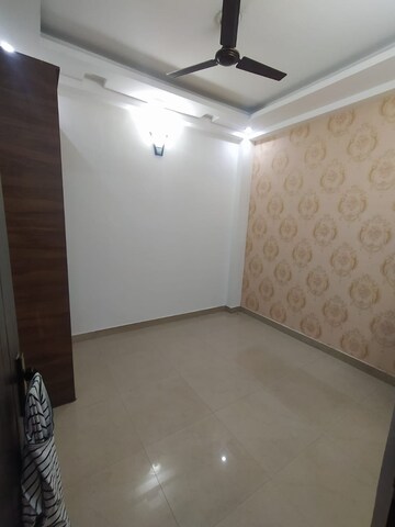 Room in 2 BHK Builder Floor at Vasundhara Sector 1 – for Rent
