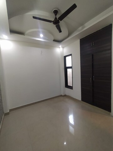 Room in 2 BHK Builder Floor at Vasundhara Sector 1 – for Rent