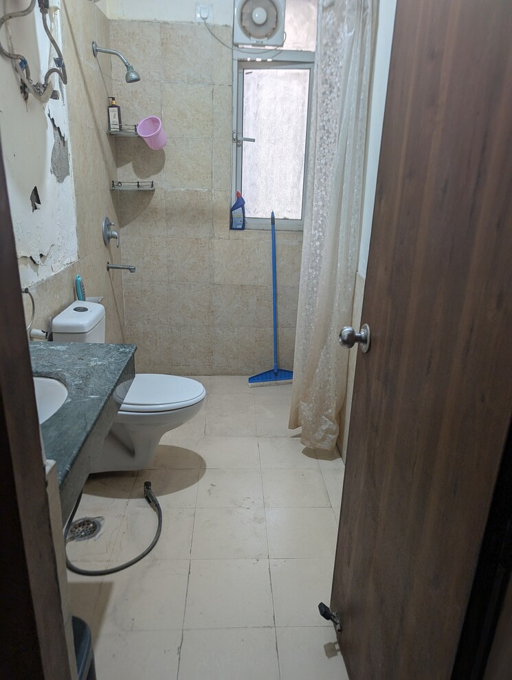 Bathroom, jaypee-klassic-shaurya 4 Bedroom 2500 Sq.Ft. Apartment In Sector 134 Noida 8790447