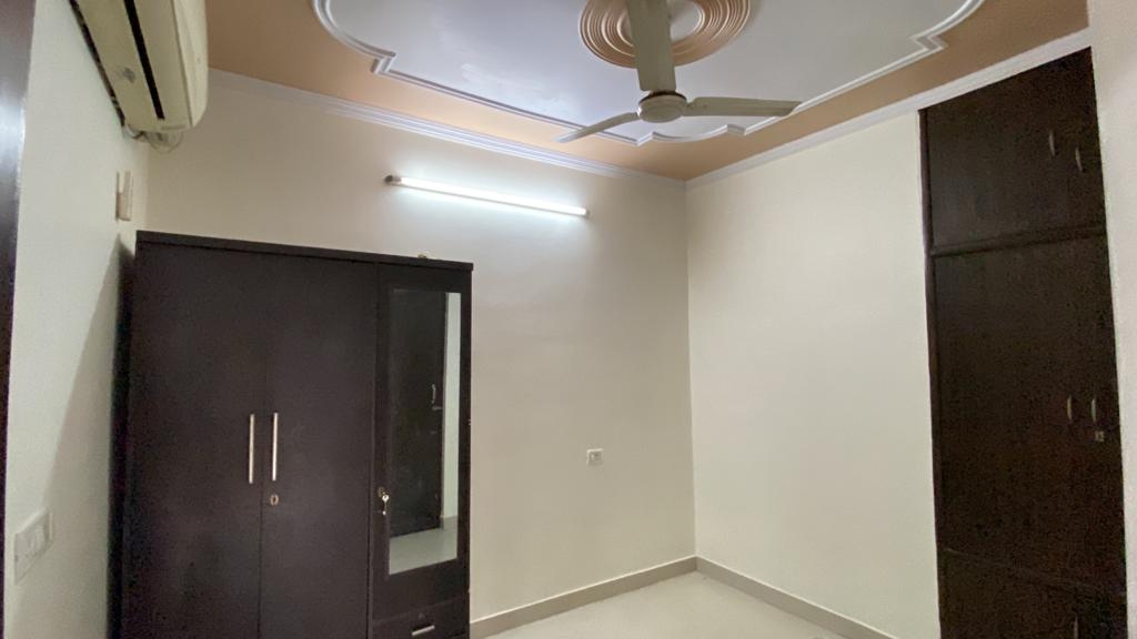 1 BHK + Study Room Builder Floor For Sale in Builder Floor