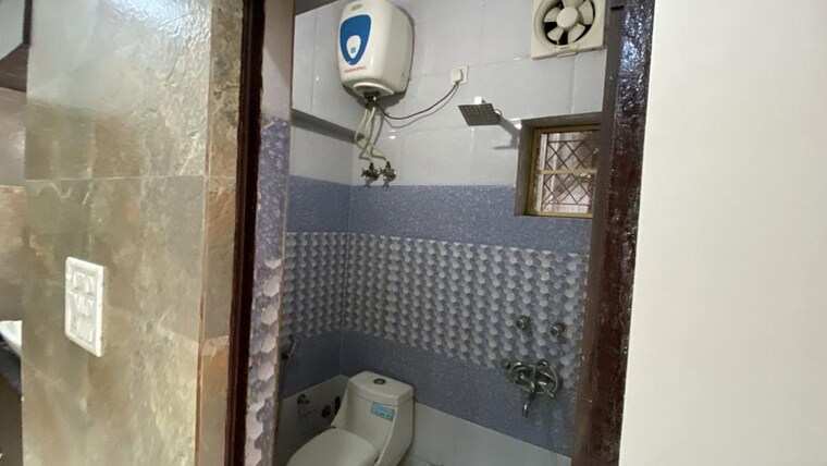 Bathroom, vasundhara sector 1 1 Bedroom 450 Sq.Ft. Builder Floor In Vasundhara Sector 1 Ghaziabad 8790502