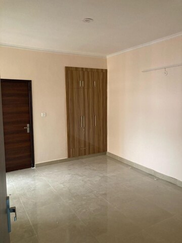 Room in 3 BHK Apartment at Supertech Ecovillage II, Sector 16b Greater Noida – for Rent