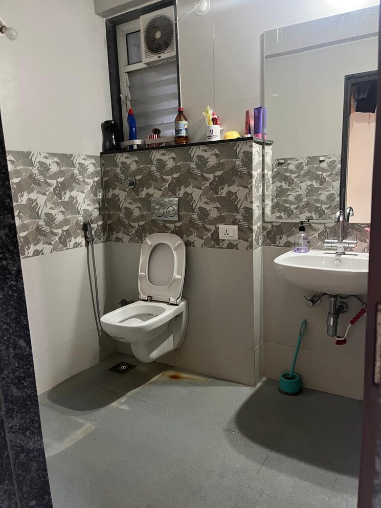 Bathroom, erandwane 4 Bedroom 1900 Sq.Ft. Apartment In Erandwane Pune 8790628