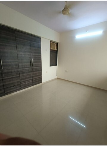 Room in 2 BHK Apartment at Neelkanth Palms, Kapur Bawdi – for Rent