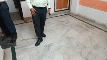 Room in 1 BHK Builder Floor at Vaishali Sector 5 – for Rent