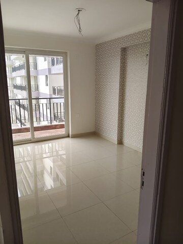 Room in 3.5 BHK Apartment at Pareena Express Heights, Sector 99 – for Sale