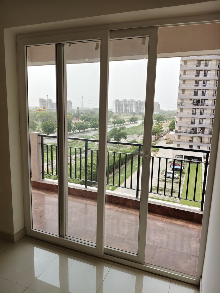 Room, pareena-express-heights 3.5 Bedroom 2150 Sq.Ft. Apartment In Sector 99 Gurgaon 8790587