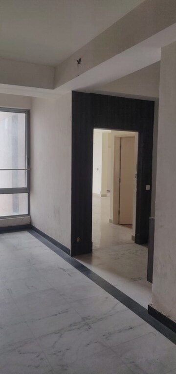 Room in 3 BHK Apartment at Pioneer Park Phase 1, Sector 61 – for Sale