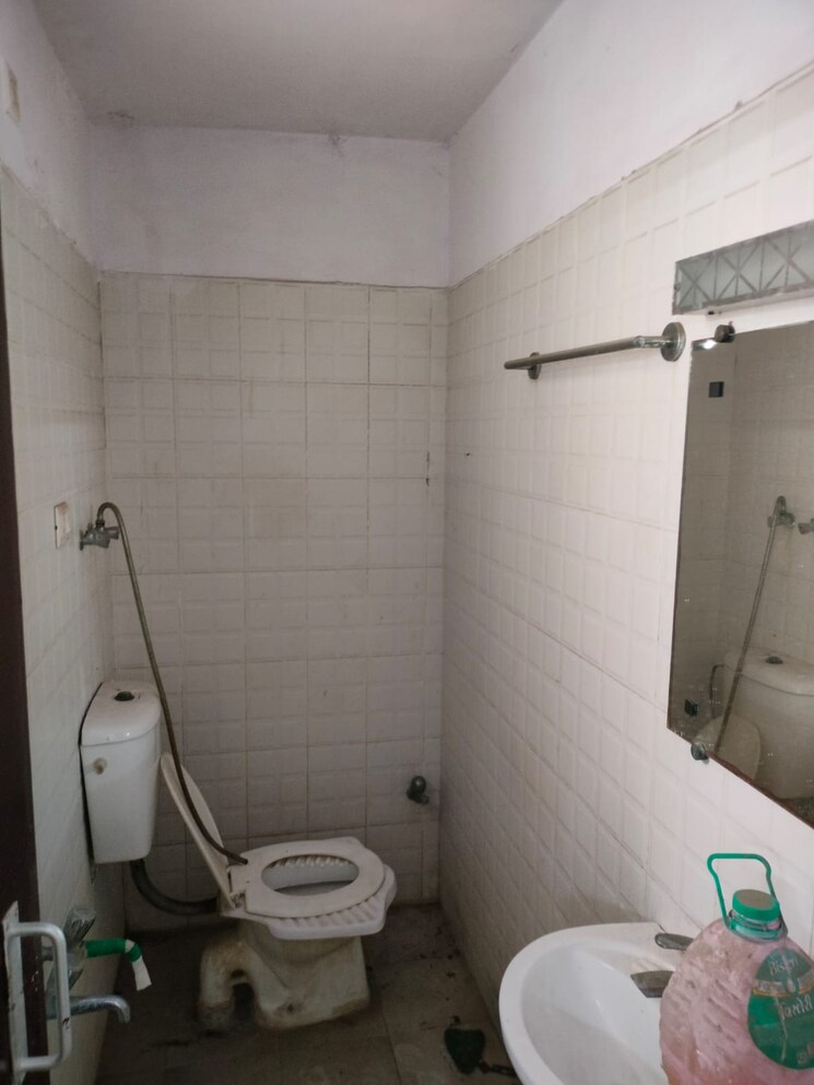 Bathroom, abhay khand 2 2 Bedroom 60 Sq.Mt. Builder Floor In Abhay Khand 2 Ghaziabad 8790731