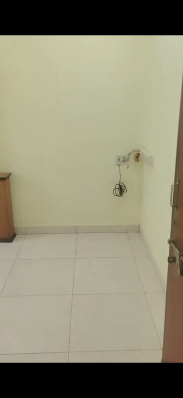 Room in 1 BHK Apartment at Goregaon West – for Rent