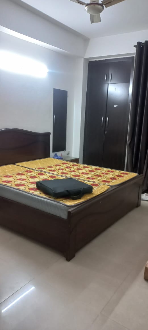 2 BHK Builder Floor For Rent in RWA Gyan Khand 3