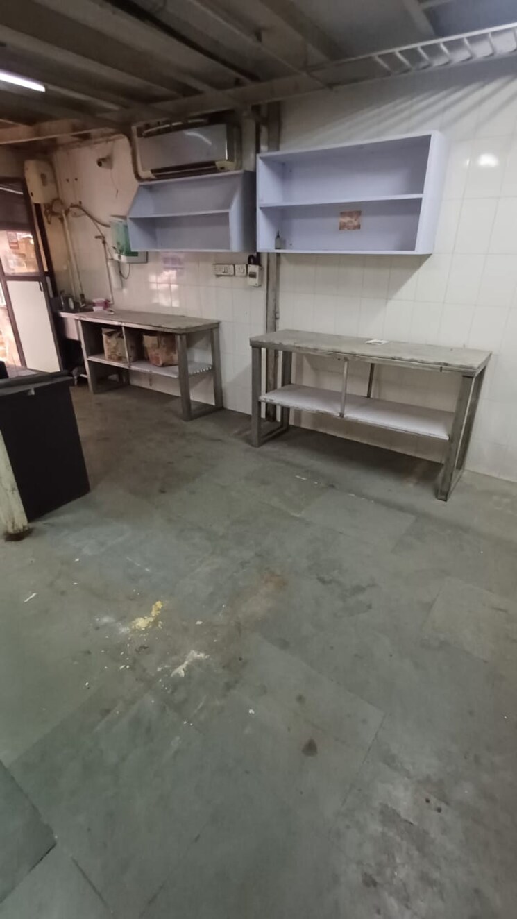  Parking, panch pakhadi Commercial Shop 800 Sq.Ft. In Panch Pakhadi Thane 8790763