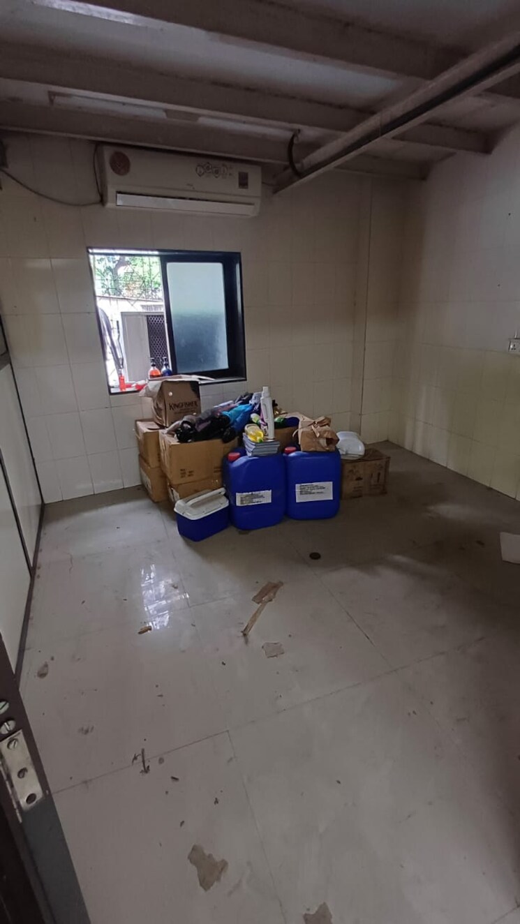  Parking, panch pakhadi Commercial Shop 800 Sq.Ft. In Panch Pakhadi Thane 8790763