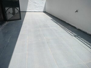 Room in 4 BHK Builder Floor at Green Fields Colony – for Sale