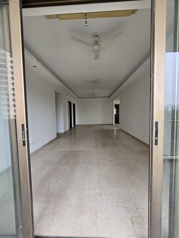 Room in 3 BHK Builder Floor at Niti Khand I – for Rent