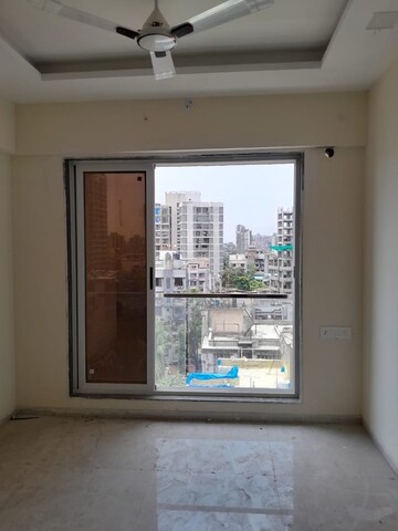 Room in 2 BHK Apartment at Borivali East – for Rent