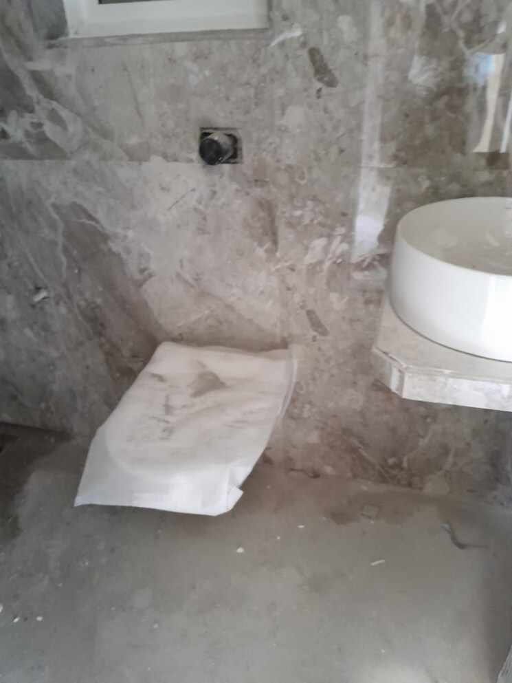 Bathroom, borivali east 2 Bedroom 634 Sq.Ft. Apartment In Borivali East Mumbai 8790810