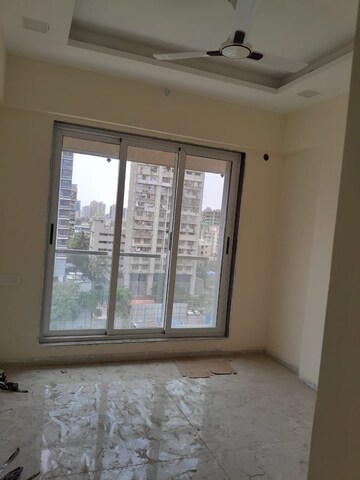 Room in 2 BHK Apartment at Borivali East – for Rent