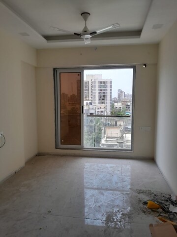 Room in 2 BHK Apartment at Borivali East – for Rent