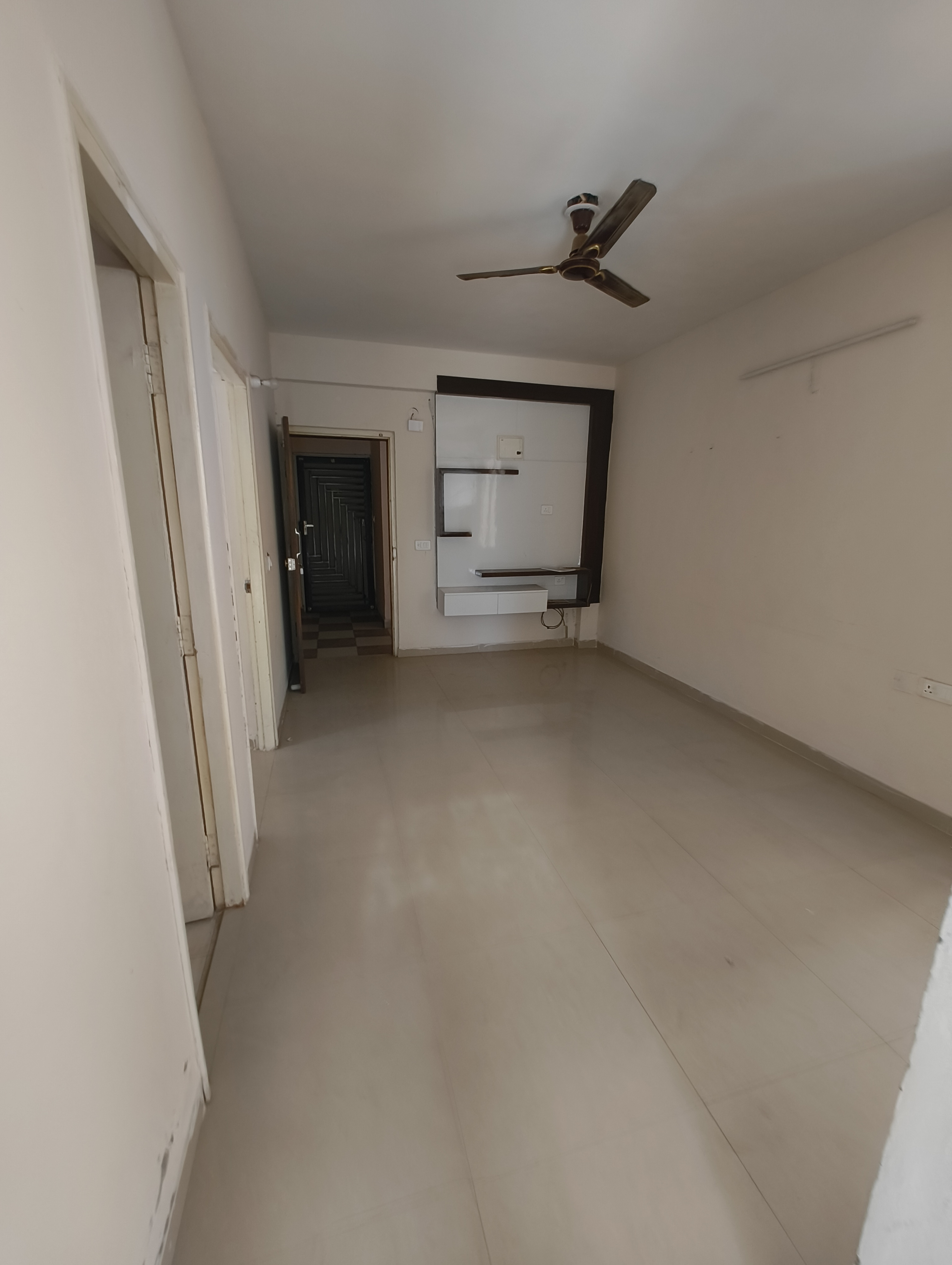 2 BHK Apartment For Sale in Shree Vardhman Green Court
