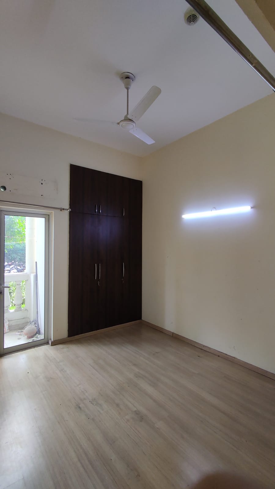3 BHK Apartment For Rent in Dlf Capital Greens Moti N